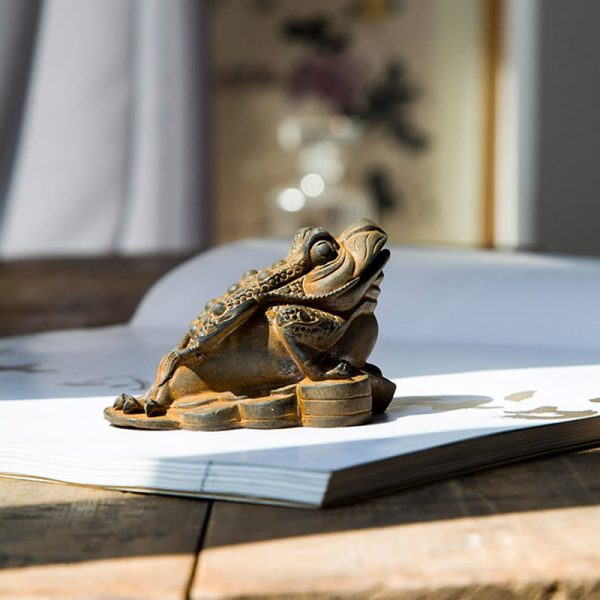 Buddha Stones Handmade Feng Shui Frog Toad Copper Coins Iron Powder Rust Cast Resin Statue Home Decoration on Sale - Image 2